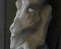 Fragender, Cottaer Sandstein